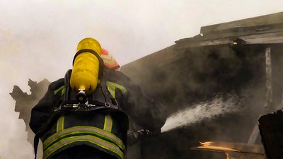 На Кіровоградщині під час пожежі чоловік отруївся чадним газом