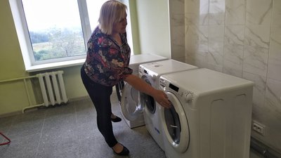 В гуртожитку вже підключили пральні машинки В гуртожитку вже підключили пральні машинки