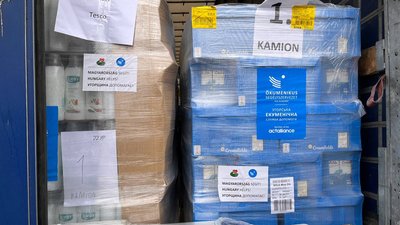 На Закарпаття з Угорщини привезли 4 вантажівки гуманітарної допомоги На Закарпаття з Угорщини привезли 4 вантажівки гуманітарної допомоги