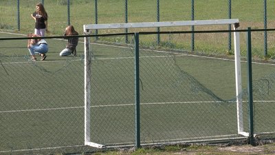 У Рівному пошкодили огорожу спортмайданчика. Скільки коштуватиме ремонт