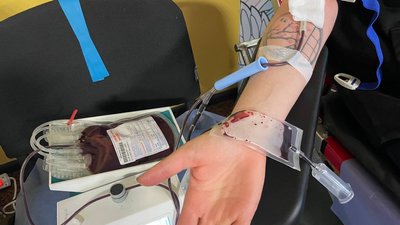Різдвяна донація крові у приміщенні столичного Головпоштамту, Київ, донор крові