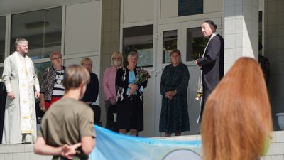 У Дніпрі, на фасаді 35 школи, встановили меморіальну дошку Олегу Ейсманту