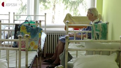 Пожежа у Новій Каховці: як пройшов перший день мещканців будинку, що горів Пожежа у Новій Каховці: як пройшов перший день мещканців будинку, що горів