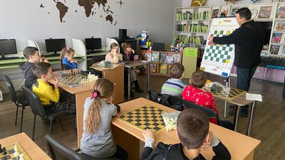 У Полтаві відкрили додаткові місця, де можна безплатно навчатися грати в шахи