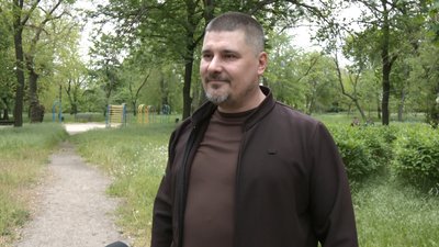 Знайшли кохання під час війни: у Запоріжжі волонтер з Англії одружився з українкою Знайшли кохання під час війни: у Запоріжжі волонтер з Англії одружився з українкою