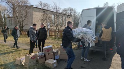 З села на Волині щотижня відправляють допомогу бійцям на схід