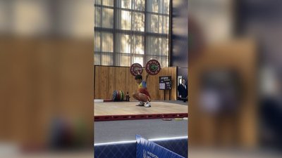 Артур Бугайчук виконує рекорд на чемпінаті України з важкої атлетики
