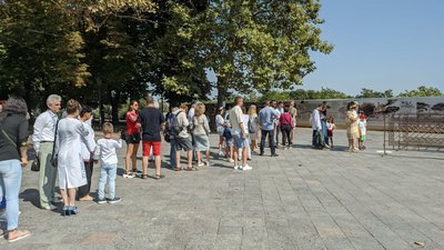 В Одесі люди з різних областей та країн вишикувалися у "Вишиванковий ланцюг" В Одесі люди з різних областей та країн вишикувалися у "Вишиванковий ланцюг"