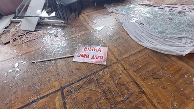 Будівля Миколаївського палацу творчості учнів зазнала пошкоджень після обстрілу облради Будівля Миколаївського палацу творчості учнів зазнала пошкоджень після обстрілу облради