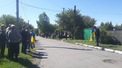 У Кропивницькому на Алеї Слави поховали двох бійців – Артема Корнійця та Василя Касяненка У Кропивницькому на Алеї Слави поховали двох бійців – Артема Корнійця та Василя Касяненка