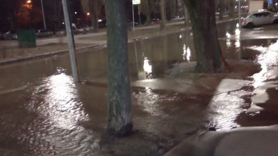 Аварія на водопроводі на бульв. Шамо на Русанівці в Києві, які будинки без води