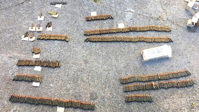 Рівненщина: в чоловіка в шафі виявили сотні набоїв. Каже – знайшов біля лісу