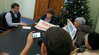 Мітингарі в кабінеті Юрія Гусєва Мітингарі в кабінеті Юрія Гусєва