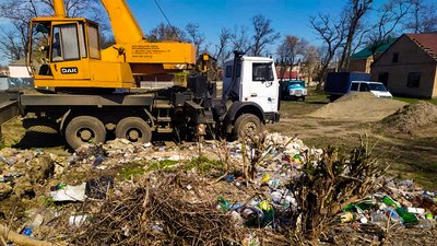У Новомиргороді Кіровоградської області продовжують реконструювати парк У Новомиргороді Кіровоградської області продовжують реконструювати парк
