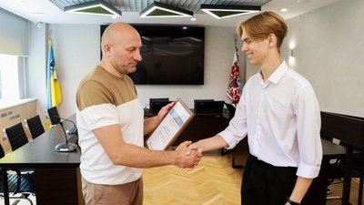 Черкаських випускників преміювали за найвищі бали з мультипредметного тестування
