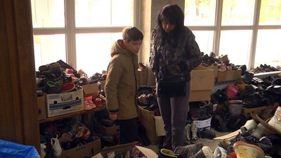 Постільна білизна, ковдри, подушки: потреби пункту допомоги переселенцям в Луцьку Постільна білизна, ковдри, подушки: потреби пункту допомоги переселенцям в Луцьку
