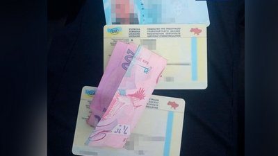 На Житомирщині патрульним двічі намагалися дати хабар На Житомирщині патрульним двічі намагалися дати хабар