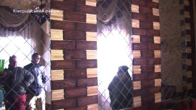Атовець Олександр Рожанський реабілітовується після війни роботою по дереву Атовець Олександр Рожанський реабілітовується після війни роботою по дереву