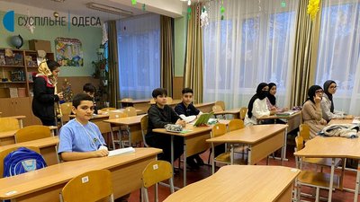 В Одесі у недільну школу ходять діти, яких евакуювали з підконтрольного талібам Афганістану В Одесі у недільну школу ходять діти, яких евакуювали з підконтрольного талібам Афганістану