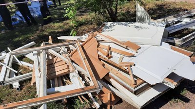 Вирва в подвір'ї лікарні: показали наслідки влучання російської ракети на Черкащині Вирва в подвір'ї лікарні: показали наслідки влучання російської ракети на Черкащині