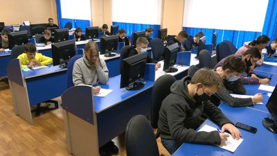 У Черкасах розпочалось тестування для участі у програмі "IT-Kids" У Черкасах розпочалось тестування для участі у програмі "IT-Kids"