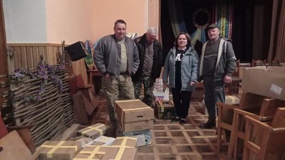 Волонтери Тернопільщини та Львівщини перед Великоднем передали допомогу на схід України