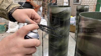 Зображення на гільзах створюють за допомогою віничка Зображення на гільзах створюють за допомогою віничка