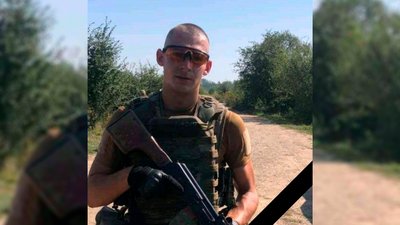 Солдат Андрій Пінаєв, який загинув на фронті Солдат Андрій Пінаєв, який загинув на фронті