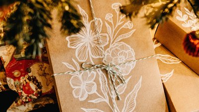 Вітальні листівки поштою відправляє кропивничанка Летиція Курята