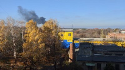 Так званий голова окупаційної адміністрації заявляє, що обстрілом пошкоджена міська підстанція. Так званий голова окупаційної адміністрації заявляє, що обстрілом пошкоджена міська підстанція.