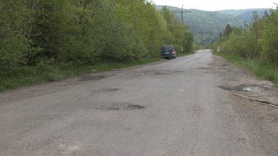 Недосяжний Вишків. Село на Франківщині втрачає туристів через погану дорогу