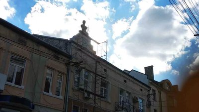 У місті на Тернопільщині реставрують погруддя власниці найприбутковішого борделю У місті на Тернопільщині реставрують погруддя власниці найприбутковішого борделю