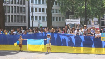 "Щоб про Україну не забували". Харків'яни приєдналися до демонстрації у Німеччині