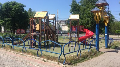 У Черкасах хлопчик травмувався на дитячому майданчику