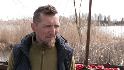 У Рівному на "Оствиці" на воду вперше цьогоріч спустили дракар У Рівному на "Оствиці" на воду вперше цьогоріч спустили дракар