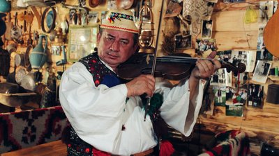 Має власний музей старовинних речей. Георгій Попілян. СУСПІЛЬНЕ | ЛЮДИ