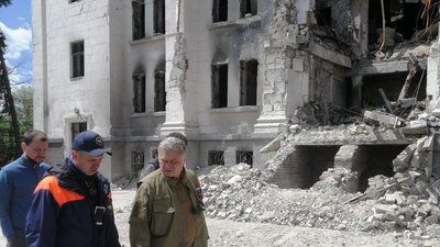 У Маріуполі російські окупанти продовжують розбір завалів драмтеатру — Петро Андрющенко У Маріуполі російські окупанти продовжують розбір завалів драмтеатру — Петро Андрющенко