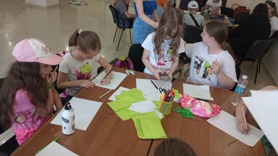 У таборі для дітей вимушених переселенців в Івано-Франківську діти навчаюся через ігри У таборі для дітей вимушених переселенців в Івано-Франківську діти навчаюся через ігри