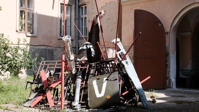"Україна – Розп’яття. Епізоди": у Чернівцях відкрили виставку про російсько-українську війну "Україна – Розп’яття. Епізоди": у Чернівцях відкрили виставку про російсько-українську війну