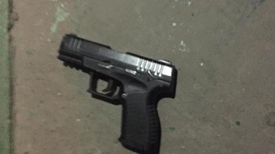 У місті на Волині нетверезий чоловік стріляв із пістолета