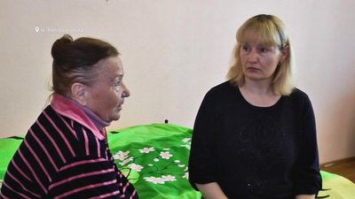 Вікторія Яновська розповідає, що ледве впросила виїхати з Києва маму, батька так і не вдалося. Вікторія Яновська розповідає, що ледве впросила виїхати з Києва маму, батька так і не вдалося.