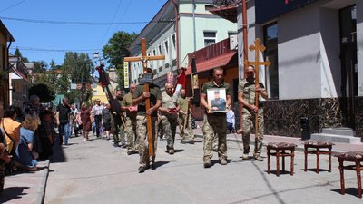 На Тернопільщині попрощалися із загиблими в російсько-українській війні бійцями На Тернопільщині попрощалися із загиблими в російсько-українській війні бійцями