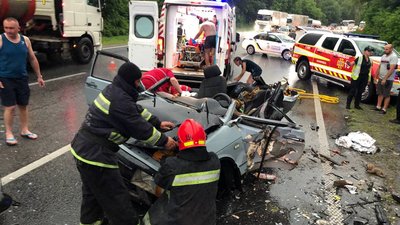 ДТП на Вінниччині: зіштовхнулись три автівки, одна людина померла ДТП на Вінниччині: зіштовхнулись три автівки, одна людина померла