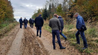 Депутати Брошнів-Осадської громади на Франківщині запровадили громадський контроль за вирубкою лісу Депутати Брошнів-Осадської громади на Франківщині запровадили громадський контроль за вирубкою лісу