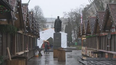 З пам’ятника Пушкіну в Тернополі зняли костюм Йоулупуккі