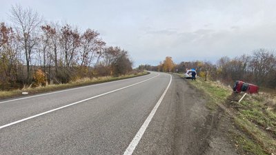 У Черкаському районі водій не впорався з керуванням та злетів у кювет