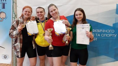 Студенти Івано-Франківського медуніверситету стали чемпіонами України з гирьового спорту