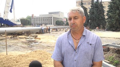 На майдані Соборному у Житомирі встановили 50-метровий флагшток На майдані Соборному у Житомирі встановили 50-метровий флагшток