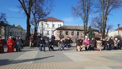 У Тернополі прощаються із загиблим добровольцем Вадимом Гайдіним У Тернополі прощаються із загиблим добровольцем Вадимом Гайдіним
