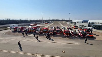 Британські рятувальники передали на Львівщину 18 пожежно-рятувальних машин